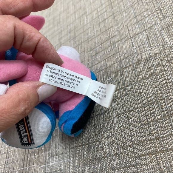 Vintage 1997 Eveready Energizer Bunny Battery Powered Plush 7" Beanbag Toy - Picture 7 of 9